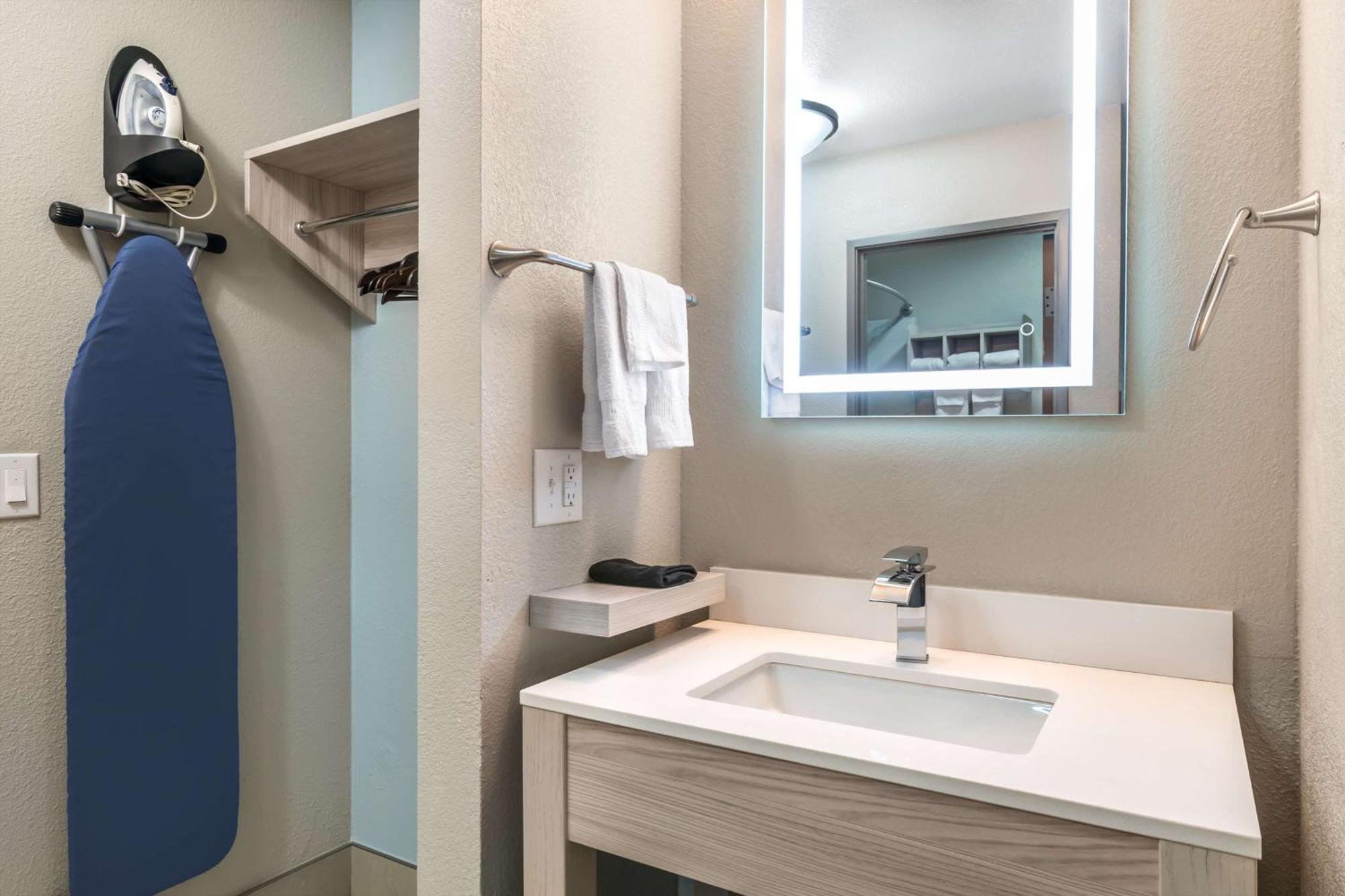 Best Western Wichita North Park City Exterior photo